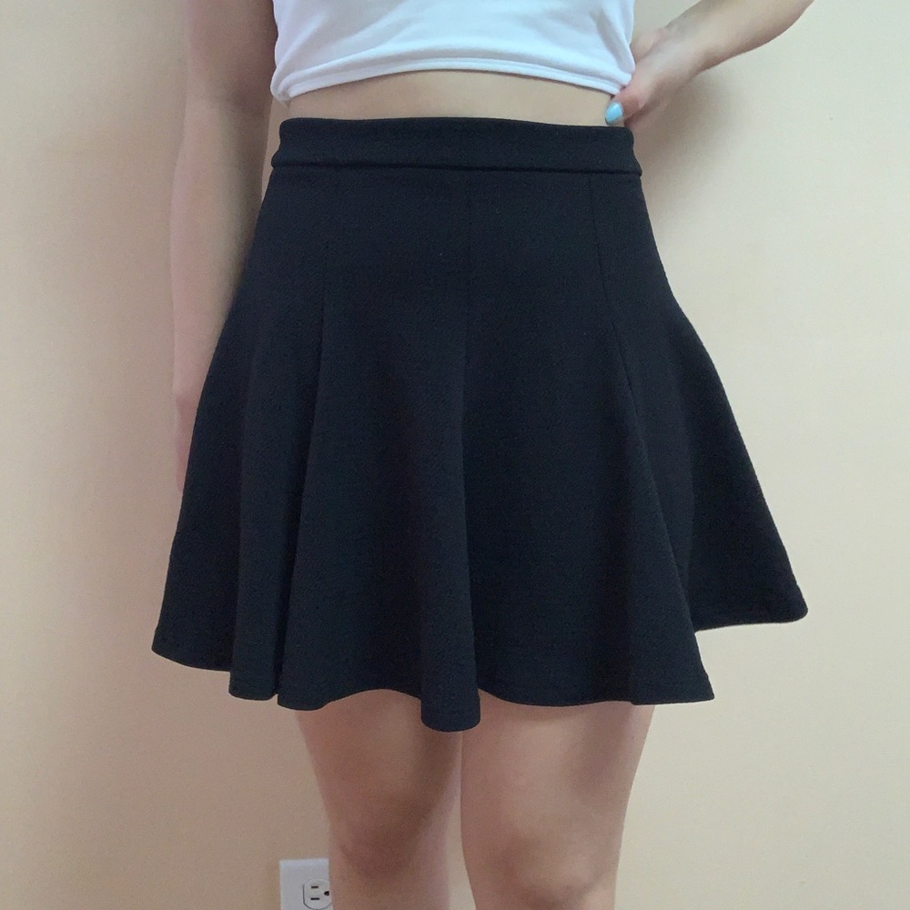 black skater skirt